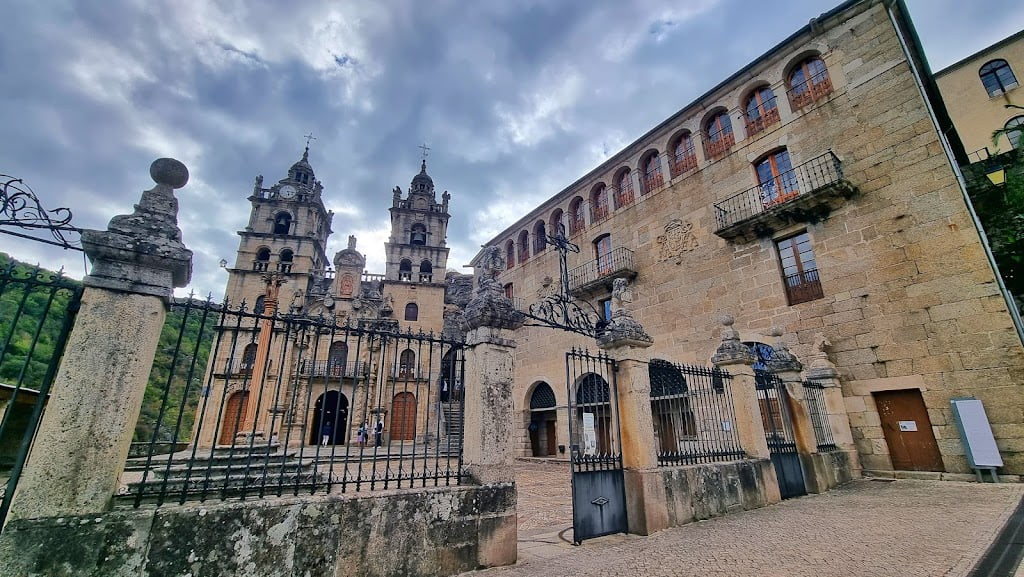 Santuario das hermidas viana do bolo