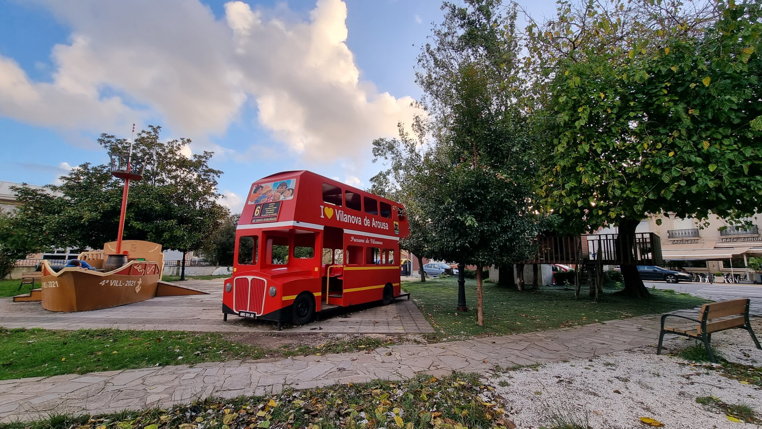 Parque infantil xardin umbrío