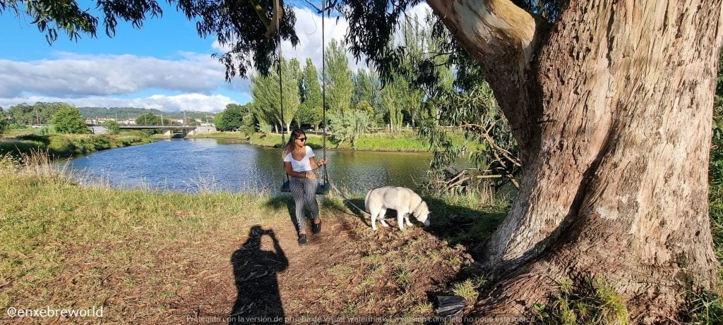 Columpio y Merendero Río Umia en Vilariño